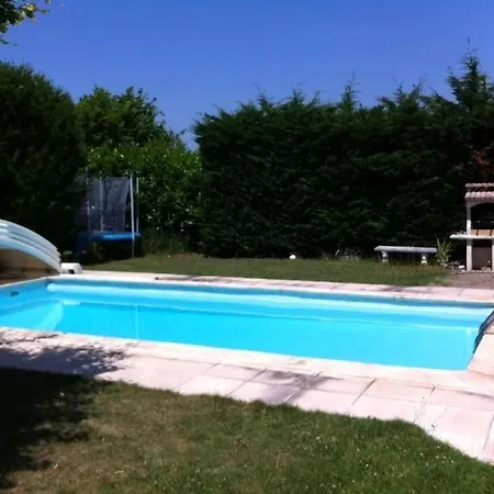 Villa De 3 Chambres Avec Piscine Chauffee Villette-d'Anthon Exterior photo